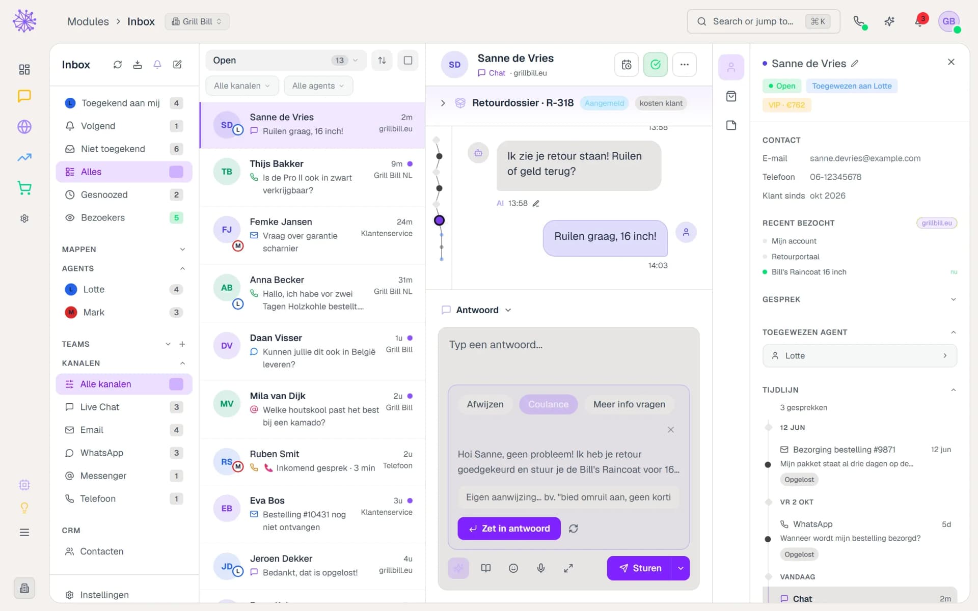 Inbox in het lichte thema Vanilla met gebroken witte achtergrond en het klantpaneel open